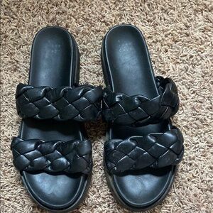 EUC Women's Black Braided Slide Sandals
